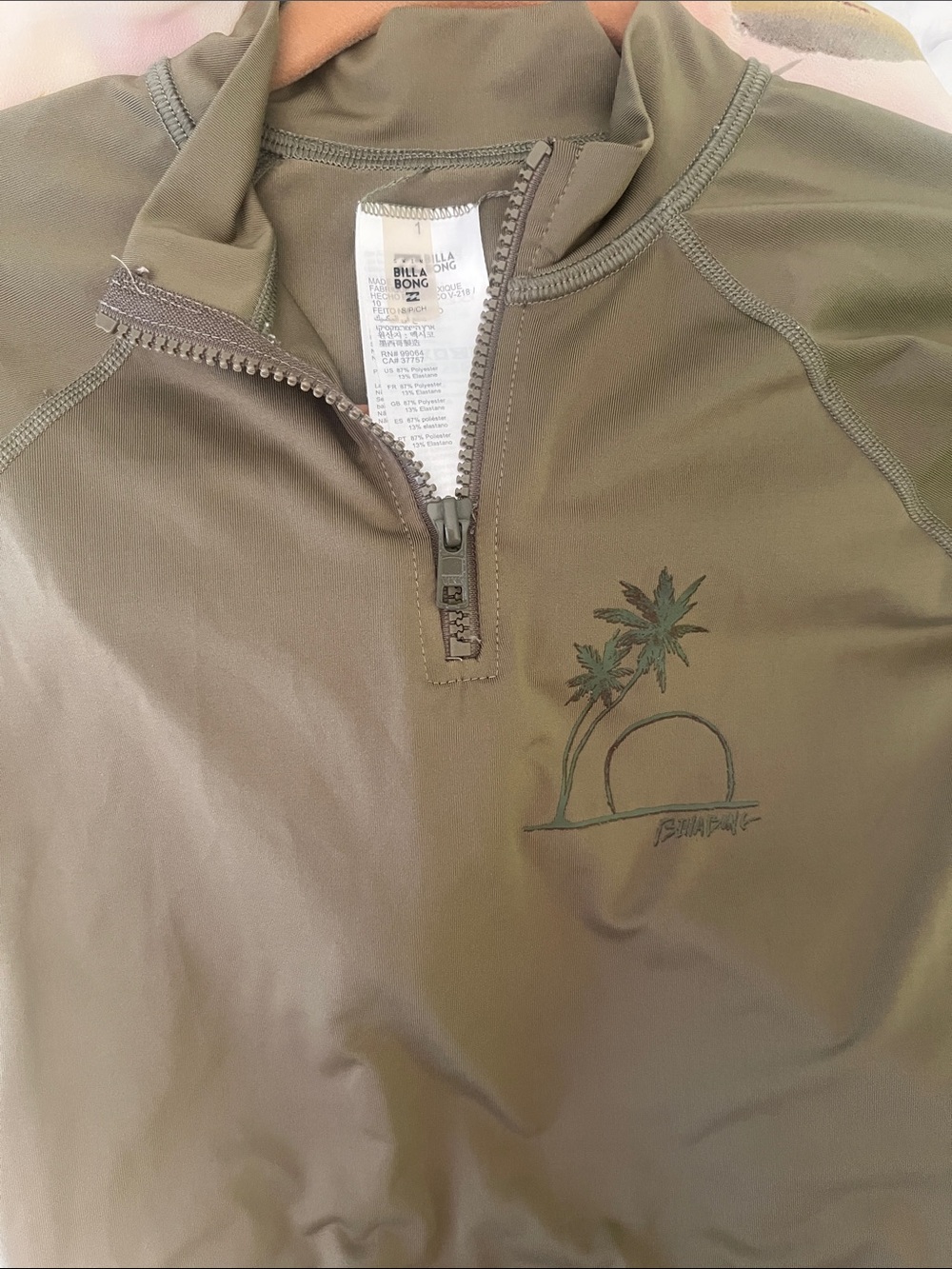 Billabong Olive Quarter Zip Rash Guard  xs